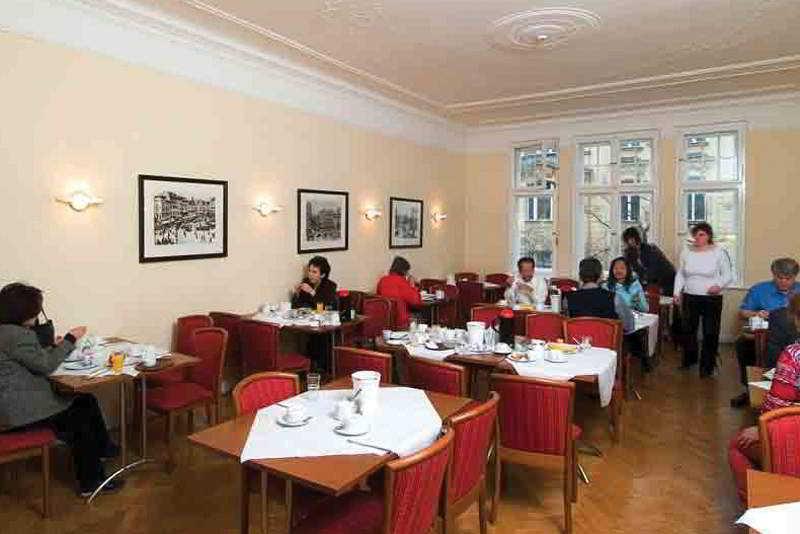 Kurfuerst Am Kurfuerstendamm Berlim Exterior foto