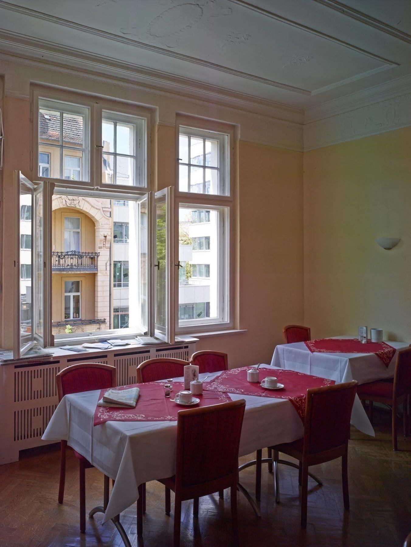 Kurfuerst Am Kurfuerstendamm Berlim Exterior foto