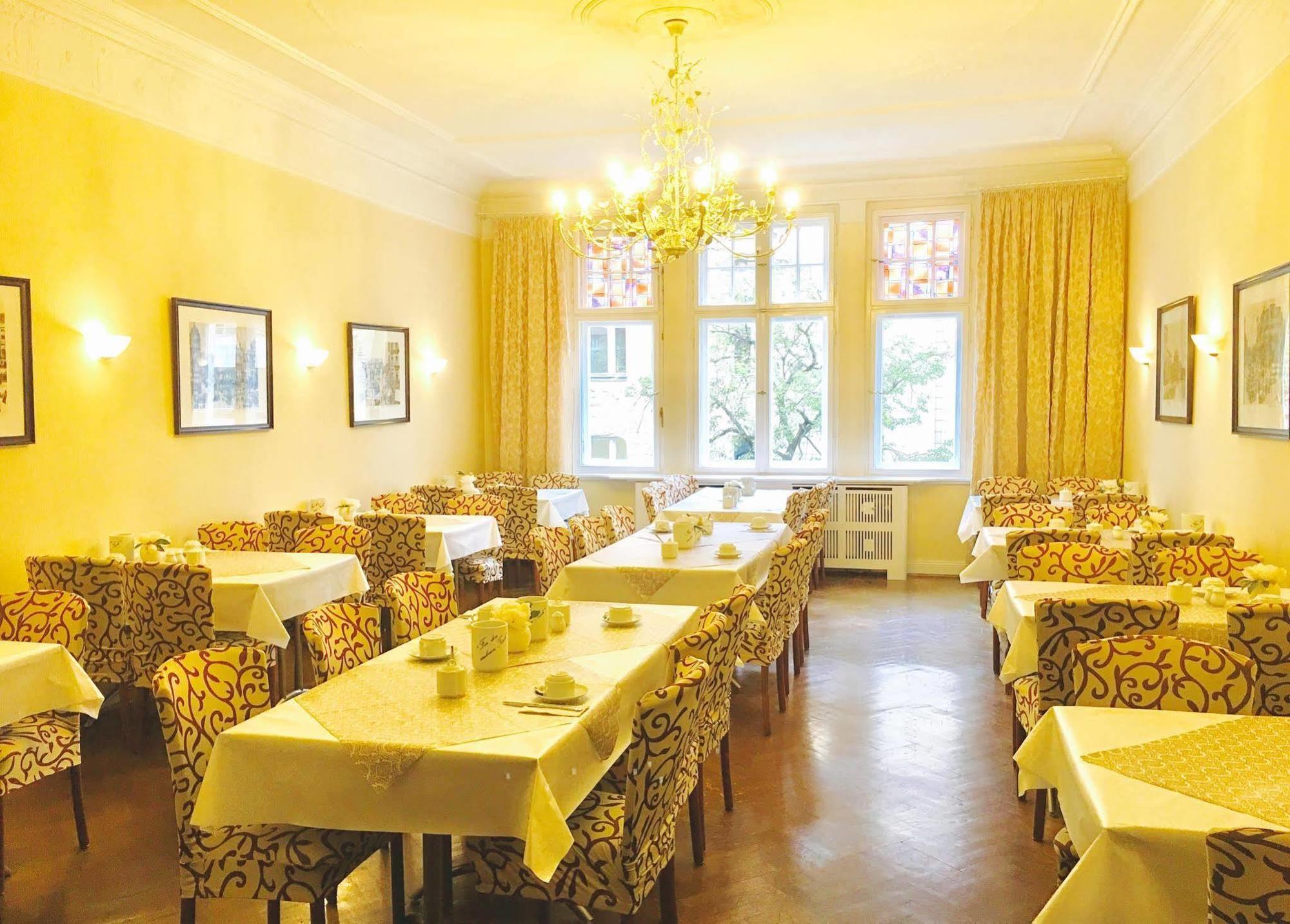 Kurfuerst Am Kurfuerstendamm Berlim Exterior foto